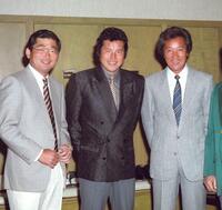 　８７年、マスターズ・トーナメントに出場する尾崎将司さん。左は中嶋常幸、右は青木功（共同）