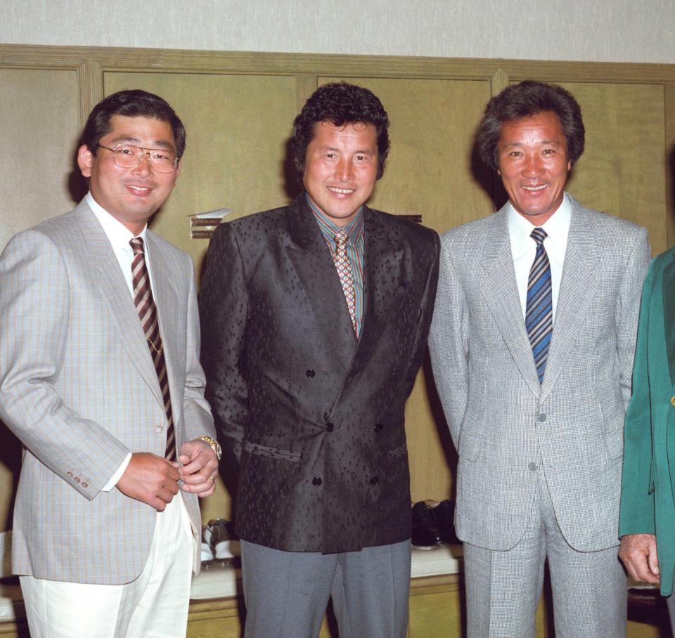 　８７年、マスターズ・トーナメントに出場する尾崎将司さん。左は中嶋常幸、右は青木功（共同）