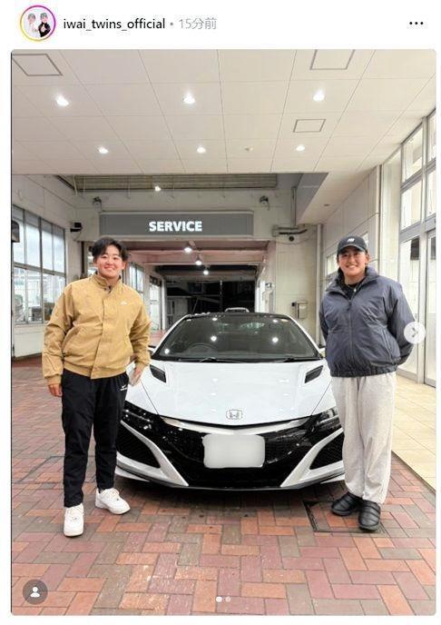 　岩井姉妹の公式インスタグラム（ｉｗａｉ＿ｔｗｉｎｓ＿ｏｆｆｉｃｉａｌ）より