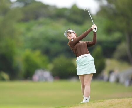 川崎春花　「びっくり」２位発進　前半上々「ガッツボギー」　２年ぶりの６勝目へ安定感追求