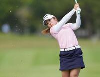 ９番で第２打を放つ佐久間朱莉