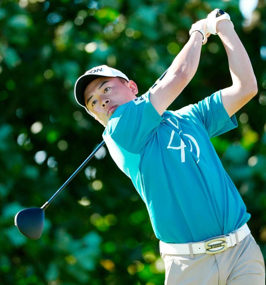 　第２日、通算９アンダーで首位の岡田晃平（共同）