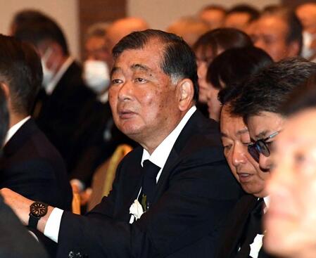 参列した中島常幸氏（撮影・佐藤厚）