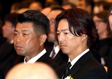 参列した石川遼（右）と池田勇太