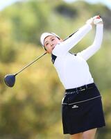 　３アンダーで首位発進の伊藤愛華