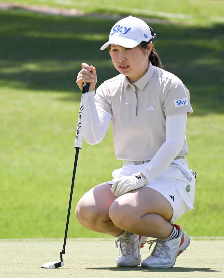 プロアマ戦で調整する荒木優奈