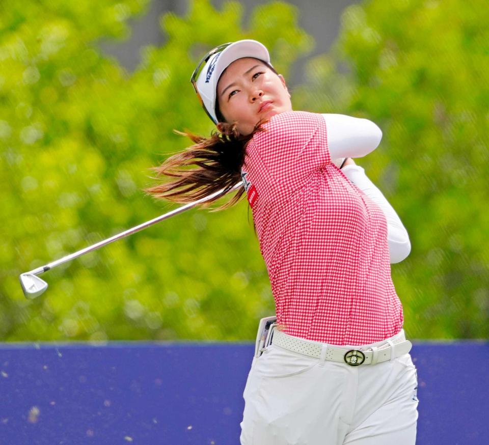 ３アンダーで８位の神谷そら（共同）