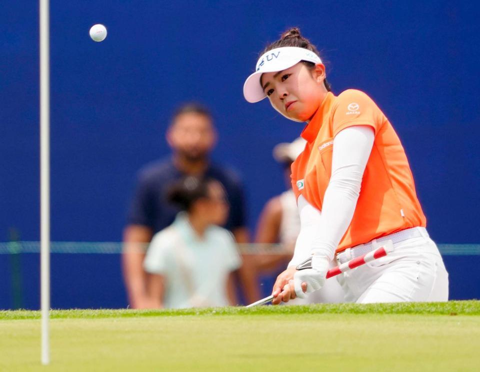 　通算５アンダーで１２位の山下美夢有（共同）