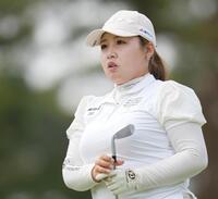 １５番のティーショットを池に入れた小林光希