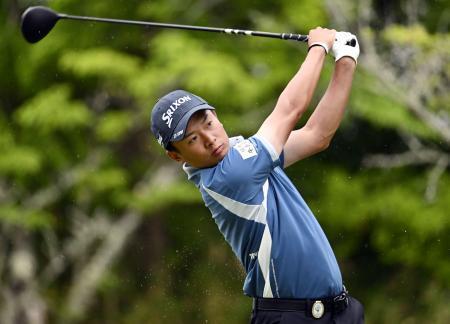 　第１日、７アンダーで首位の岡田晃平＝蒲生ＧＣ