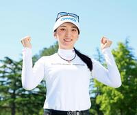 今季初戦を迎え笑顔を見せる脇元華（撮影・立川洋一郎）