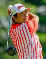 タイガー・ウッズが自身の新ブランド「Sun Day Red」発表 赤