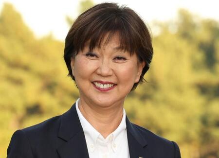 小林浩美氏