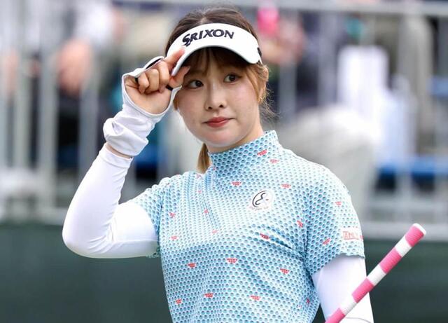 都玲華がクラブ超過4罰打7番ウッドが