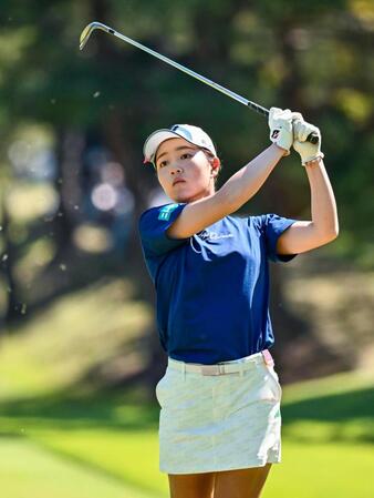 第３日、通算５アンダーで４位の佐藤心結