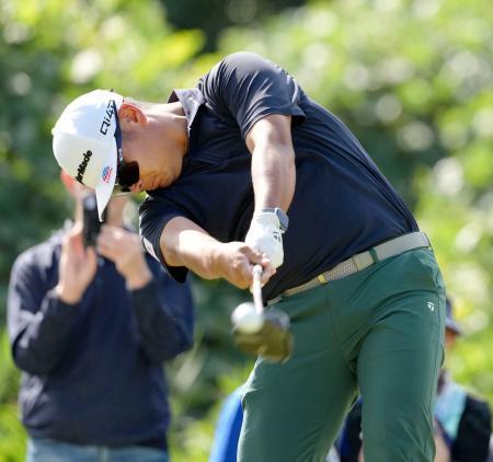 　第１日、４アンダーで１２位の久常涼＝横浜ＣＣ