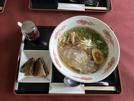人気ナンバー１の「白チャーシュー麺セット」