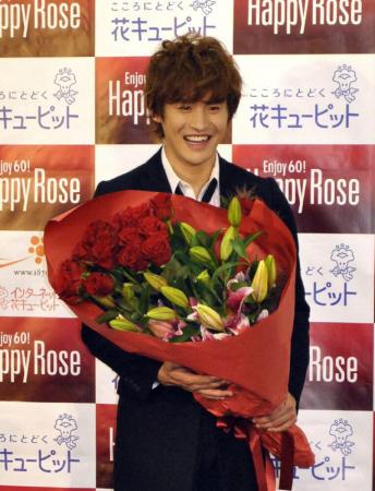 　「ハッピーローズ・アワード」にプレゼンターで登場したＪＵＮＯ