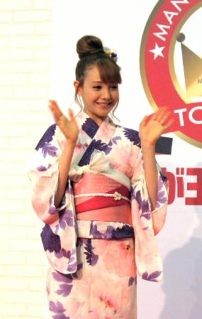 “トットリンドル王女”として「国際まんが博」をＰＲしたトリンドル玲奈