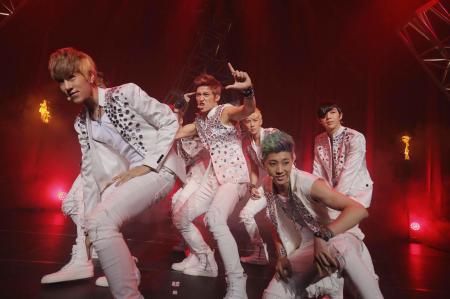 　迫力のライブを披露したＡ‐ＪＡＸ