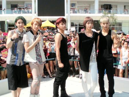 日本デビューイベントを行ったＭＹＮＡＭＥの（左から）コヌ、チェジン、セヨン、ジュンＱ、インス