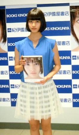 正統派美少女の橋本愛。スラリとした手足もバドミントン向き！？