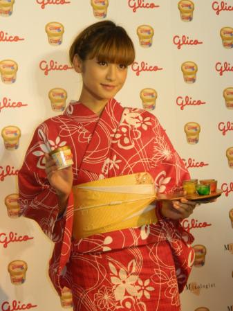 　今年初の浴衣姿を披露した西山茉希