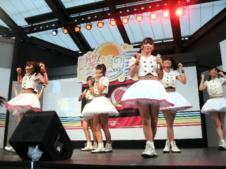 ミニライブを行ったＬｉｎＱ