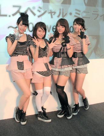 ミニライブを行ったＡｅＬＬ．の（左から）石條遥梨、西恵利香、篠崎愛、鷹那空実