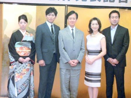 「日本橋」製作発表に出席した（左から）斎藤菜月、松田悟志、坂東玉三郎、高橋恵子、永島敏行