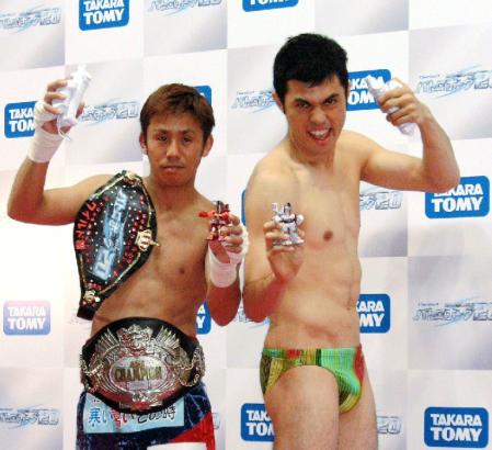 スギちゃんが過労入院したときに代役としてイベントに出演した小島よしお