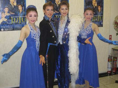 　（左から）牧名ことり、高世麻央、桜花昇ぼる、朝香櫻子