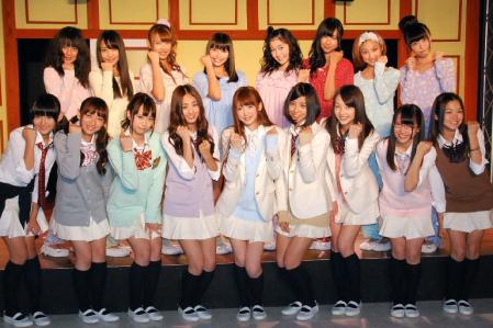 ＳＵＰＥＲ☆ＧｉＲＬＳを中心に結成した「超絶☆歌劇団」