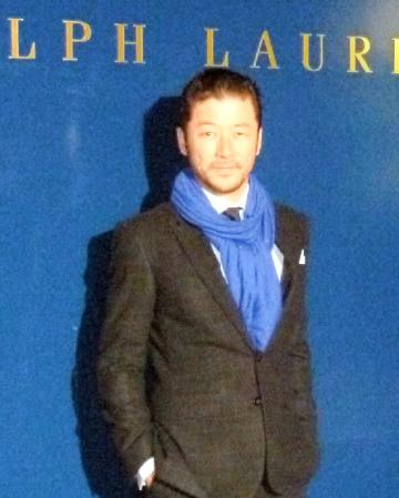 ファッションブランド・ラルフローレンのデジタルフラッグシップストアオープニングレセプションに来場した浅野忠信＝東京・表参道