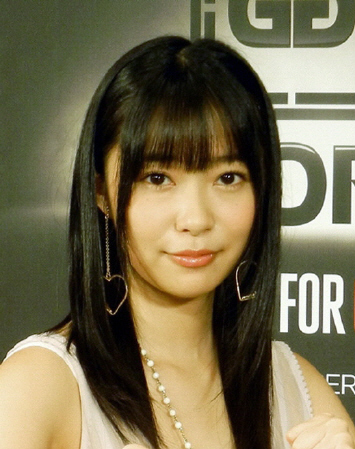 　セカンドシングルがソロ初のオリコン１位を獲得した指原莉乃