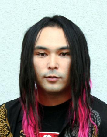 テレビ番組に生出演し、金銭的な不安を明かした故桑名正博さんの長男・美勇士