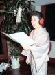 １９９２年３月１２日　１３年ぶりに歌手復活し、和服姿で歌う森光子＝東京・青山のビクタースタジオ