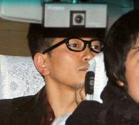 　番組の収録を終えて放送局を出る宮迫博之＝大阪市内（撮影・佐々木彰尚）