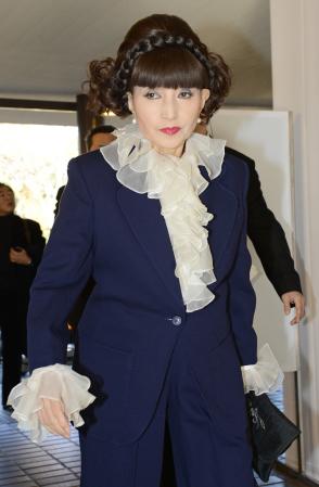 　弔問に訪れた黒柳徹子