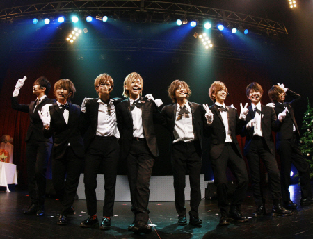 　女性ファン限定のクリスマスライブを行った風男塾