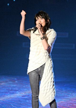 最優秀新人賞に選ばれた家入レオ＝東京・新国立劇場（撮影・金田祐二）