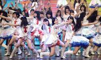 　息のあったダンスを披露するＳＫＥ４８