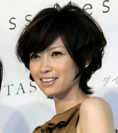 第１子を妊娠したことを発表した辺見えみり