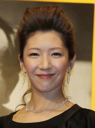 　宝塚歌劇団月組の元トップスターで女優の瀬奈じゅん