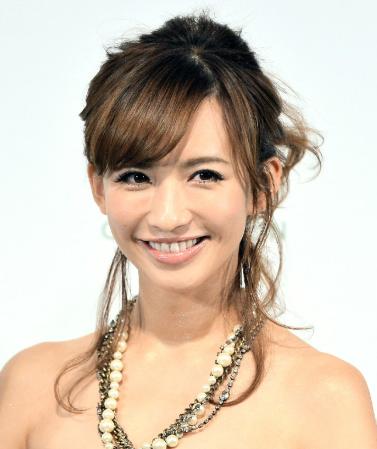 ブログで、婚約者にカットしてもらった髪型を披露した優木まおみ（写真は、昨年１２月の撮影）