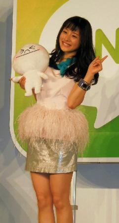 ＬＩＮＥの新ＣＭに出演する石原さとみ＝東京・渋谷区のＮＨＮ　Ｊａｐａｎ