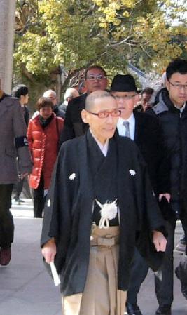 住吉大社で奉納落語会を行った笑福亭松喬＝大阪市住吉区