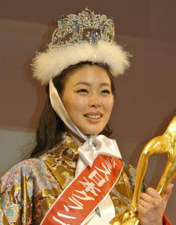 ２０１３年度ミス日本グランプリの鈴木恵梨佳さん
