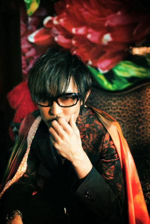 デビュー１６周年を迎えファンに感謝の思いを綴ったスガシカオ