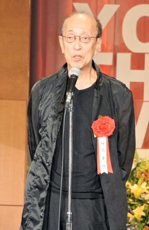 心臓バイパス手術を受けていたことを明かした蜷川幸雄氏＝東京・日比谷